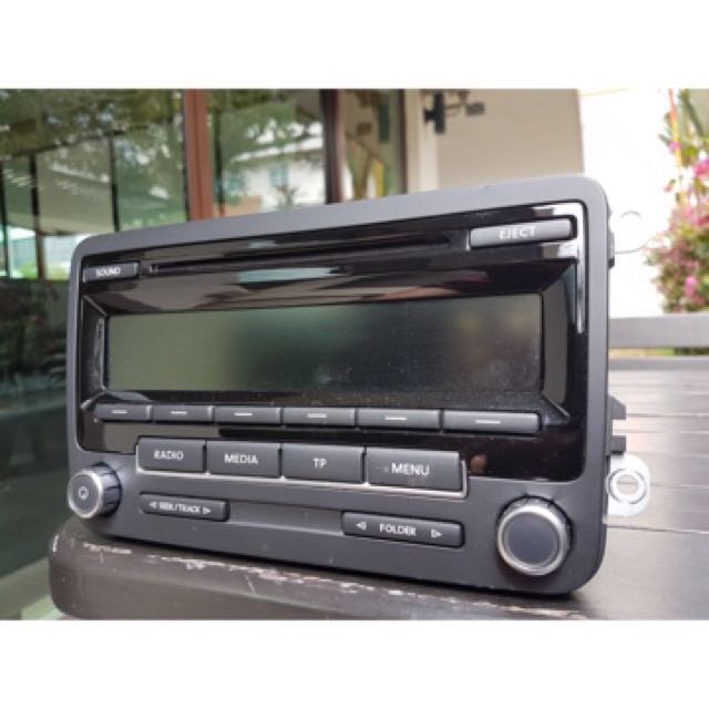 Original New VW Jetta Radio with manual and code, Car Accessories on