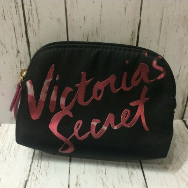 Harga pouch victoria secret clearance