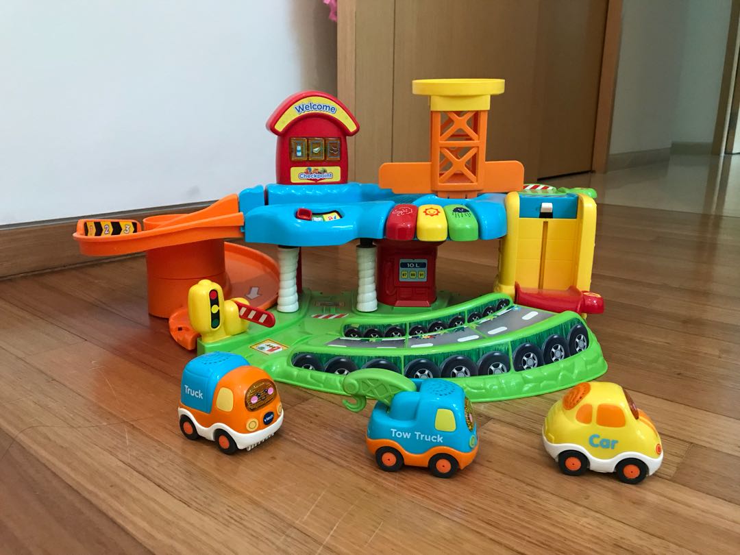 vtech toot toot car garage