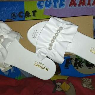 SANDAL MUTIARA WHITE