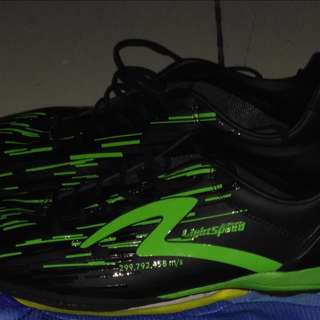 Sepatu futsal ligh speed size 42