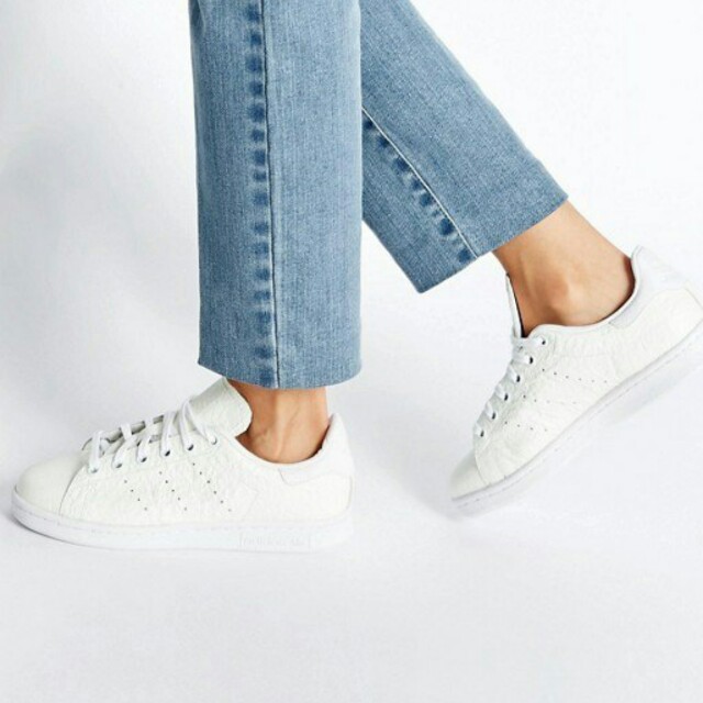 stan smith textured leather