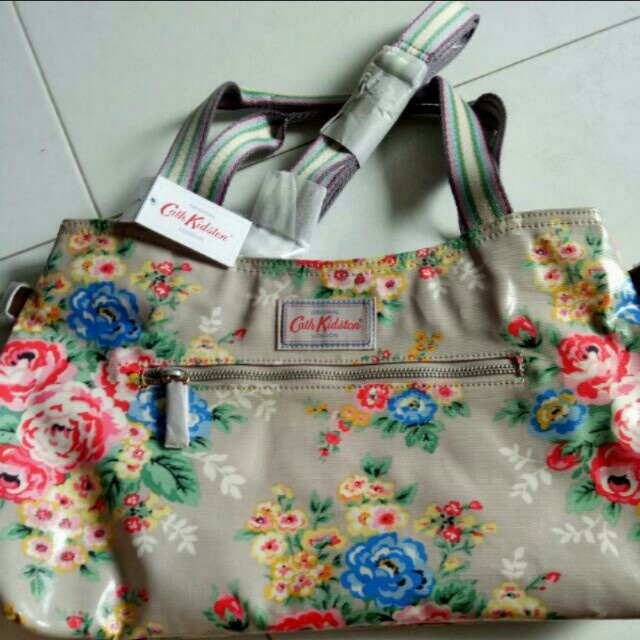 BNWT Cath Kidston Forest Rose Zipped Handbag with Detachable Strap Women s Fashion Bags Wallets Purses Pouches on Carousell