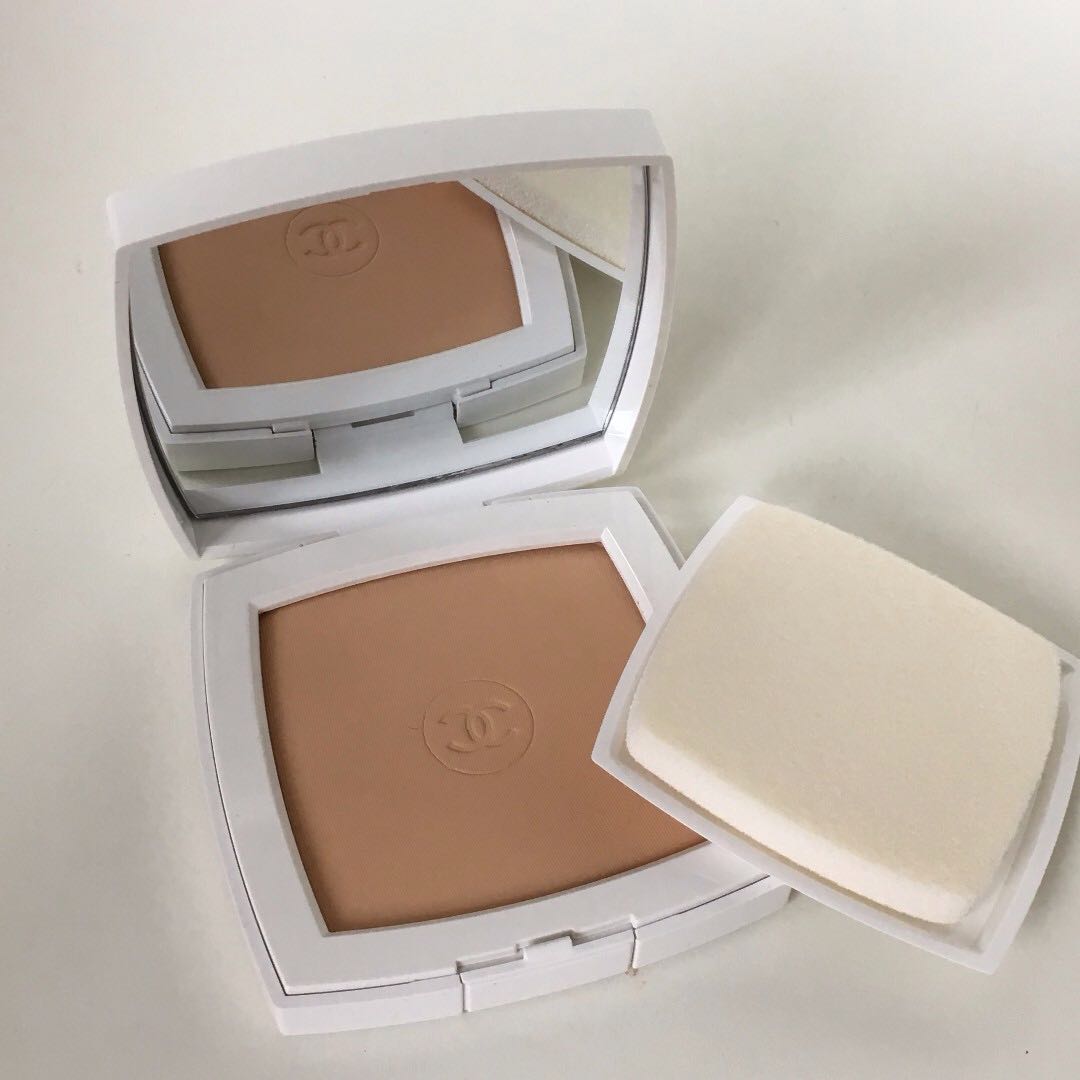 Chanel Le Blanc Whitening Compact Foundation