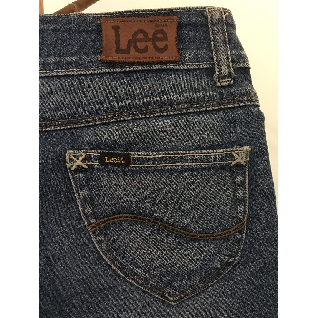 Lee denim capri pants (Category: Jeans) located in Quezon City. Submitted by jonisells (Listing ID 154333957, Image 3). Description: #MoveOn.
