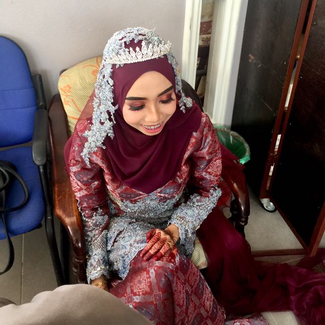 Makeup Services (Category: Makeup) located in Semenyih. Submitted by inkthrifter (Listing ID 155340434, Image 3). Description: I do makeup for any makeup event such as Bertunang, Bersanding, Dinner, Nikah , for Party also . Area Kajang Semenyih Kuala Lumpur etc . ❤️ do pm for more details ..