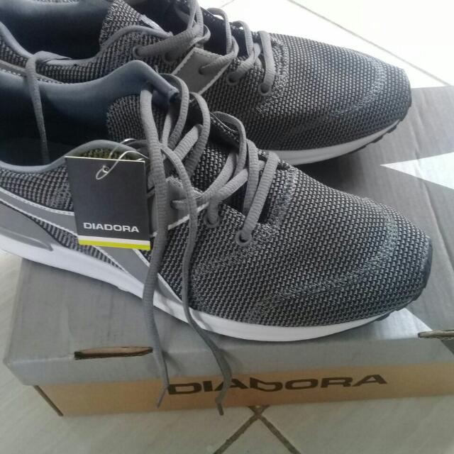 Sepatu Diadora Pria Fesyen Pria Sepatu Di Carousell