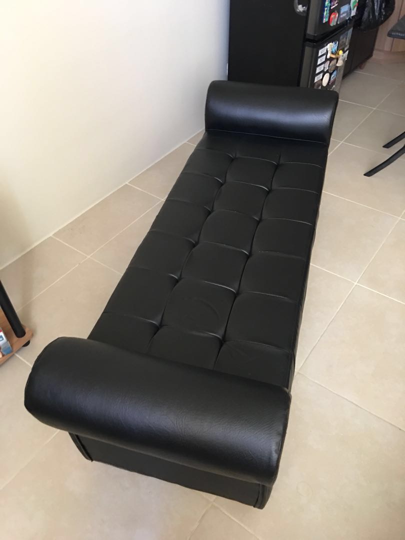 Cleopatra store chair uratex