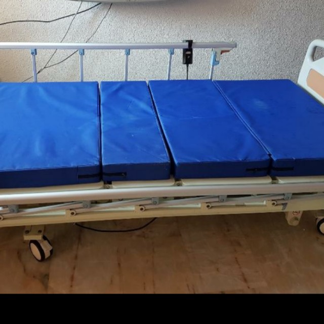 3crank electric hospital bed with mattress, Furniture & Home Living