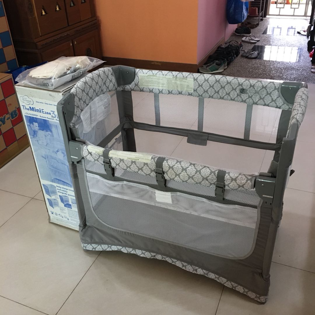 mini ezee bedside crib with mattress
