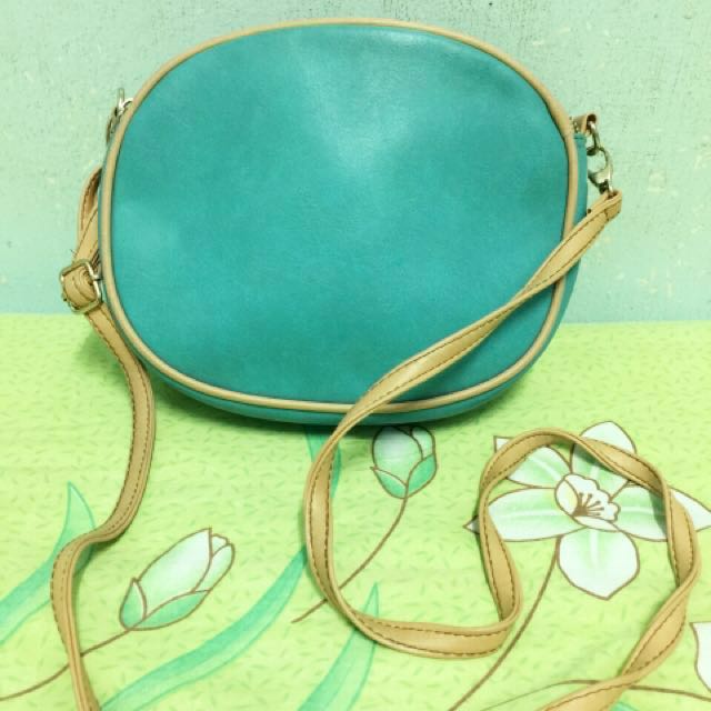 ‼️EGG BAG‼️ (Category: Tote Bags) located in Manila. Submitted by issabakikay (Listing ID 134452666, Image 2). Description: .