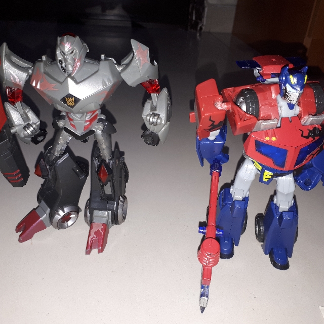 transformers animated optimus prime toys
