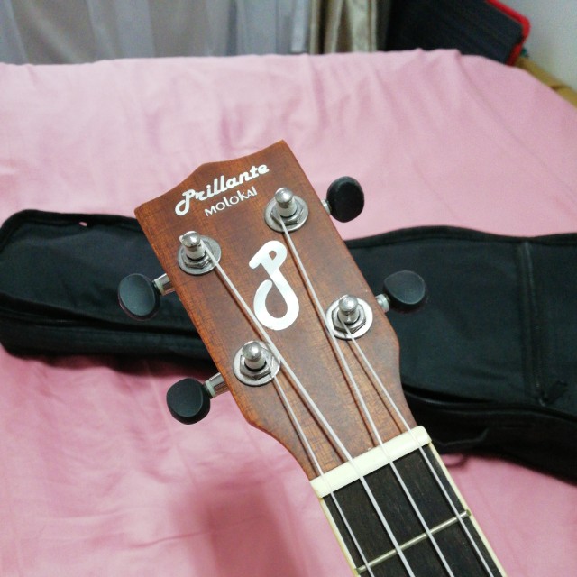 Ukulele, Hobbies & Toys, Music & Media, Musical Instruments on Carousell