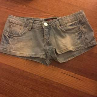 Short Jeans