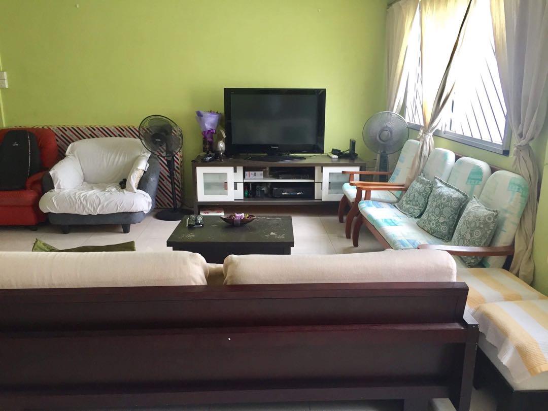 Common room near yishun mrt (Category: Property Rentals) located in Quezon City. Submitted by osh_que (Listing ID 155661465, Image 2). Description: .
