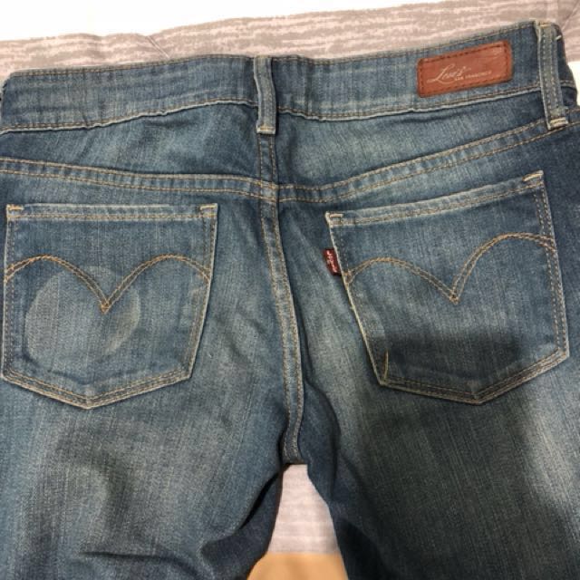Levi’s (Category: Jeans) located in Makati City. Submitted by weesellstuff (Listing ID 149979352, Image 3). Description: REPRICED!! Will fit 25-27 waistline. Very nice when worn. Very sexy in the hip area..