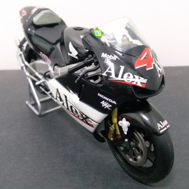 Minichamps 1:12 Scale Honda NSR500 Team Pons MotoGP 2002 Alex Barros  金屬電單車模型(used)