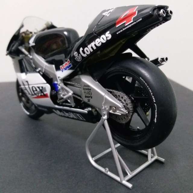 Minichamps 1:12 Scale Honda NSR500 Team Pons MotoGP 2002 Alex Barros  金屬電單車模型(used)