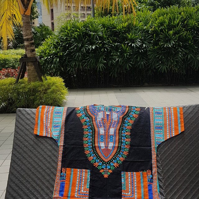 Oversized Dashiki unisex (Category: Tshirts & Polo Shirts ) located in Makati City. Submitted by beyondsmalltalkph (Listing ID 155697620, Image 1). Description: Chill and trill!!! . . . meant to be loose fitting, can fit up to XL! Php 550 #dashikiph #africanwearph.