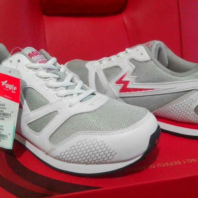Sepatu Eagle Running Pria Original Fesyen Pria Sepatu Di Carousell