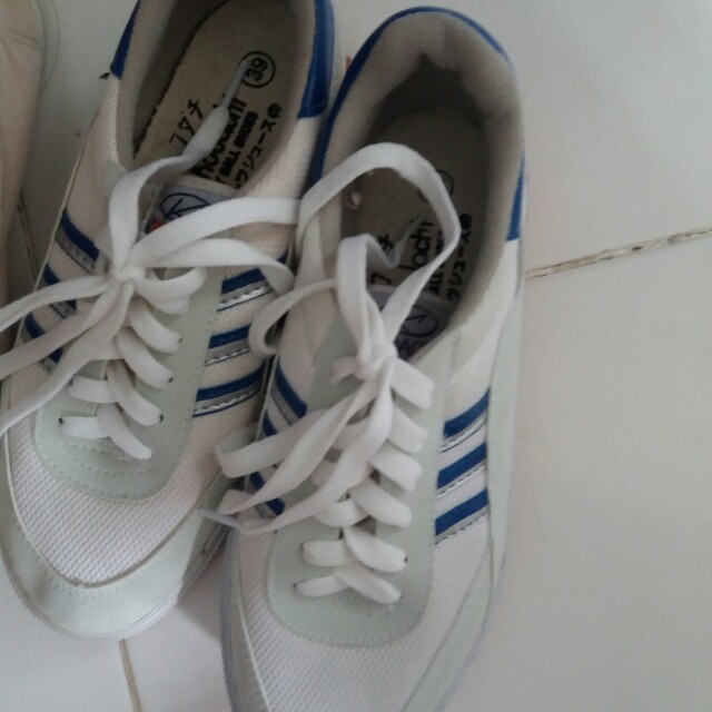 New Sepatu Kodachi Putih Biru Fesyen Wanita Sepatu Di Carousell