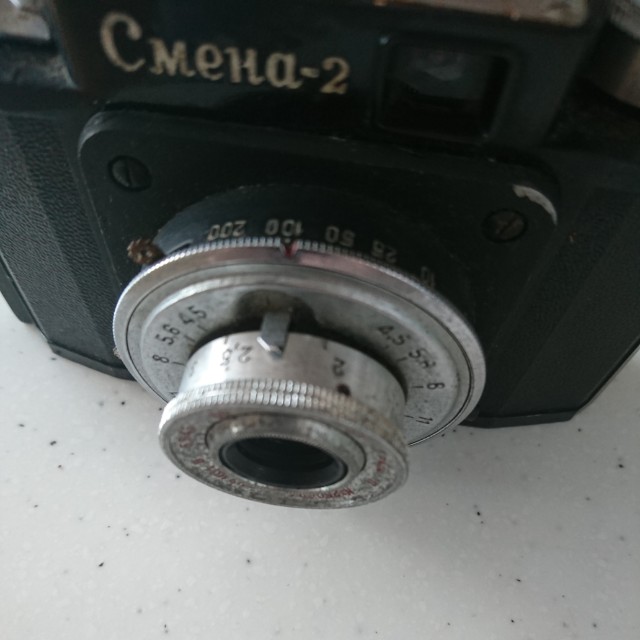 Soviet bakelite camera (Category: Vintage Collectibles) located in Singapore. Submitted by jtiques (Listing ID 155679853, Image 2). Description: .
