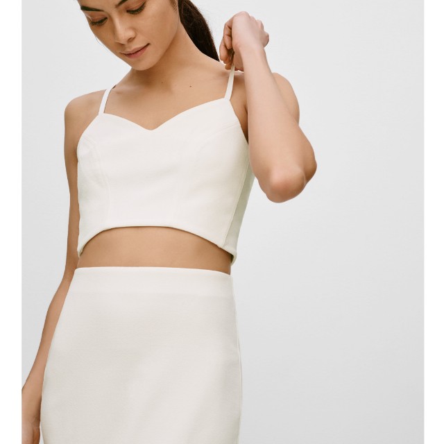 Aritzia Babaton Bustier Crop Top Women S Fashion Clothes On Carousell The atelier finds beauty in simplicity, pairing elevated fabrics with premium tailoring. aritzia babaton bustier crop top