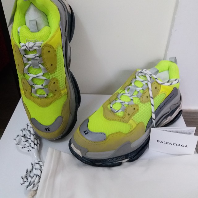balenciaga triple s neon yellow
