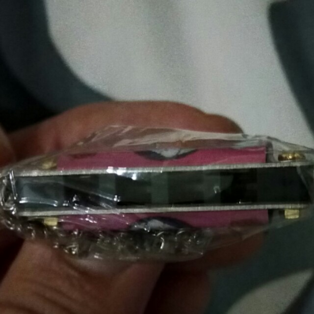 Hello Kitty Mini Harmonica (Category: Other Merchandise) located in Singapore. Submitted by hpliew7128 (Listing ID 155884420, Image 2). Description: Mini size hello kitty harmonica. Can be use to blow simple tune. Good for collection, door gift set or even kids birthday gift pack..