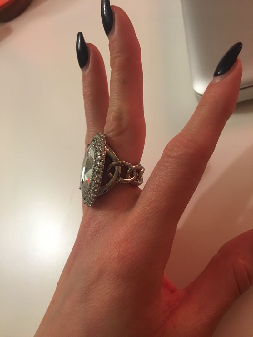 Ring (Category: Jewelry) located in Mississauga. Submitted by ackrasa (Listing ID 155830282, Image 2). Description: .