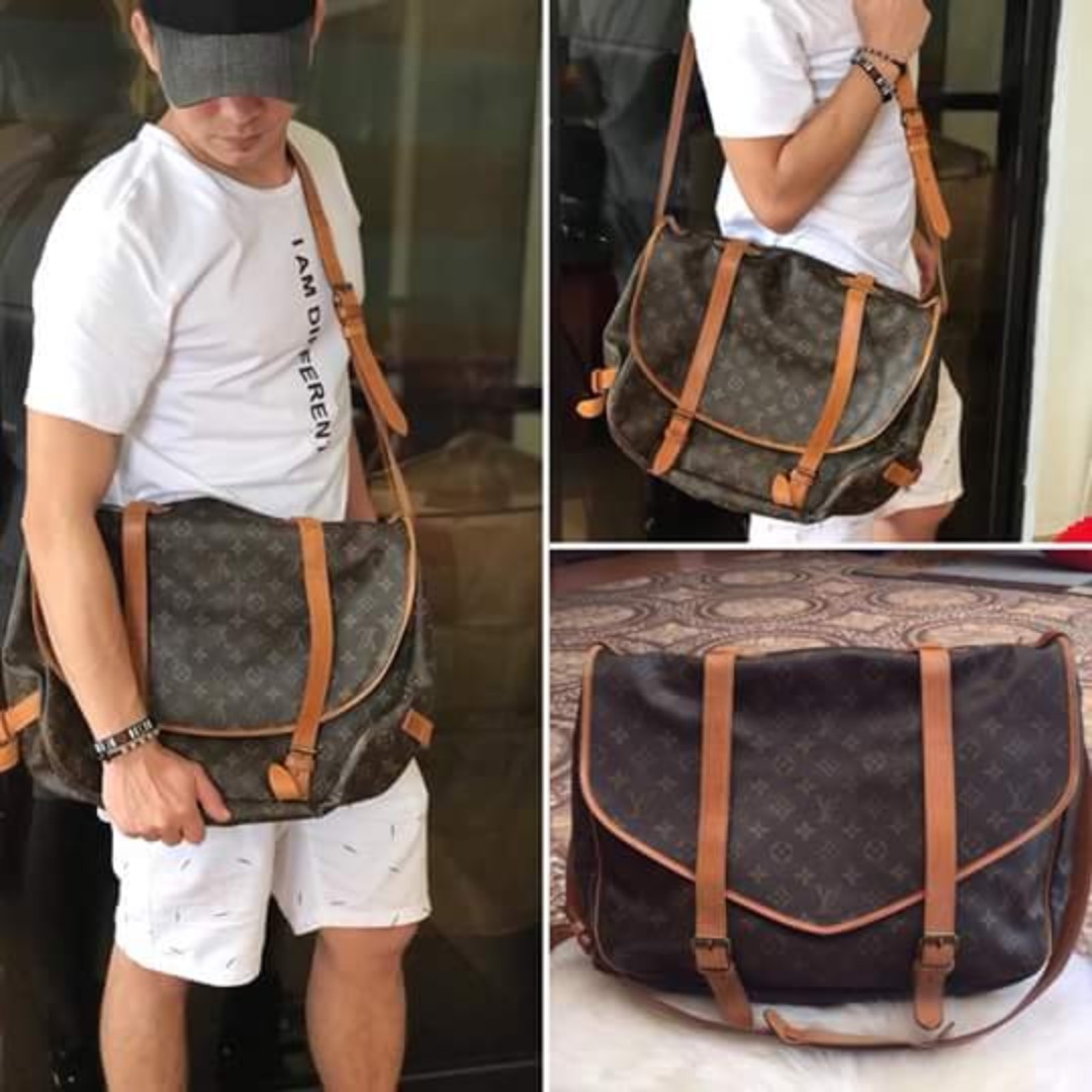 RUSH SALE!!! PRELOVED Original LV Saumur 43 Messenger Bag Monogram- Good  Condition>>> PLEASE READ Bio and Product details, Men's Fashion, Bags, Belt  bags, Clutches and Pouches on Carousell