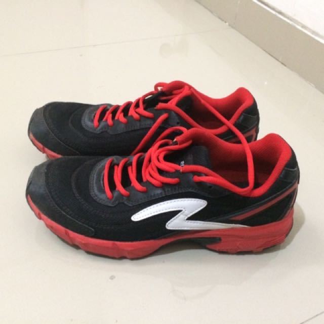 Sepatu Lari Specs Fesyen Pria Sepatu Di Carousell