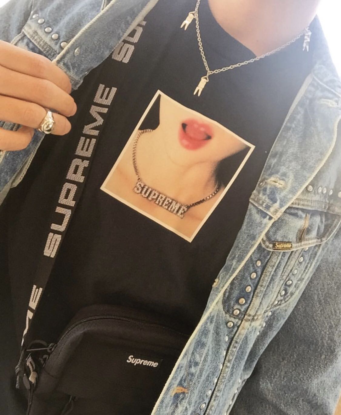 supreme necklace tee black