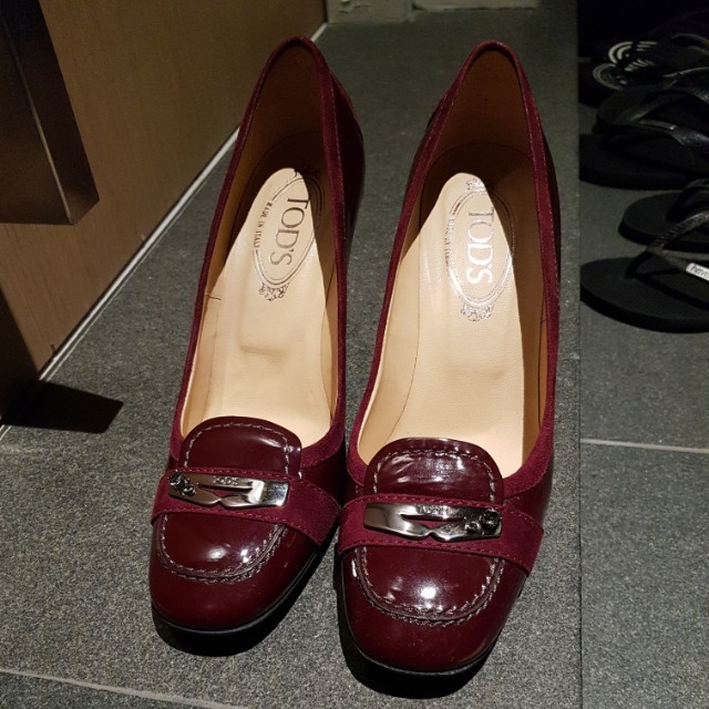 Tod's patent leather loafer block heels 