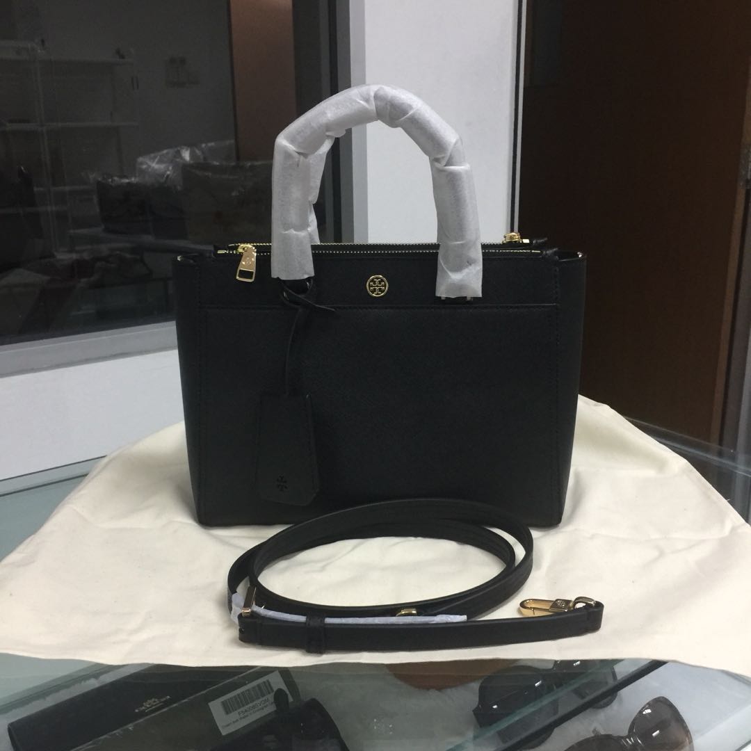 Tory Burch Robinson Small Double Zip Tote Black, Luxury, Bags & Wallets on  Carousell