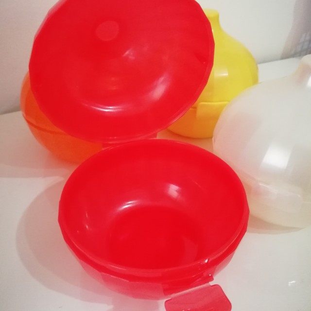 Tupperware onion keeper, TV & Home Appliances, Kitchen Appliances