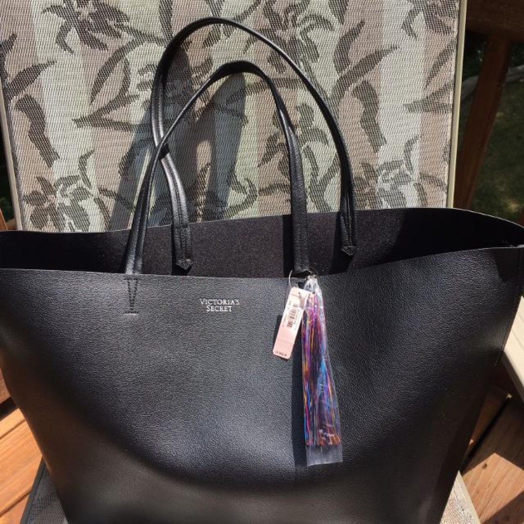 Sale Victoria Secret Black Leather Shoulder Bag, Women's Fashion, Bags &  Wallets, Shoulder Bags on Carousell