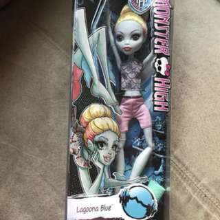 GIFTABLE BNIB MONSTER HIGH LAGOONA BLUE DOLL GIFTABLE BNIB MONSTER HIGH LAGOONA BLUE DOLL