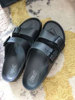 Everlast ( just trying at home only never worn outside)