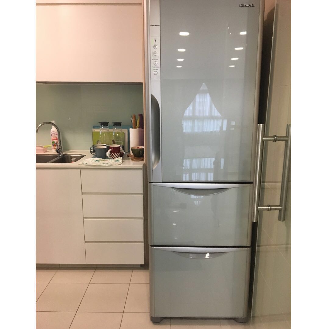 hitachi fridge with ice maker