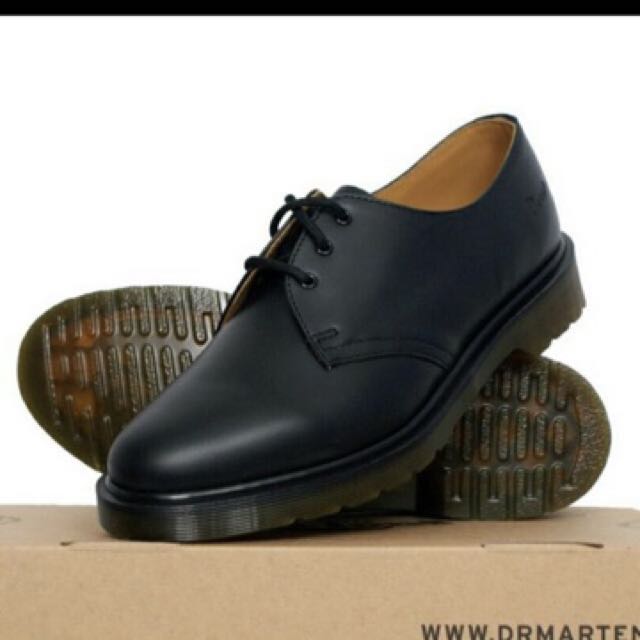 dr martens airwair mens shoes