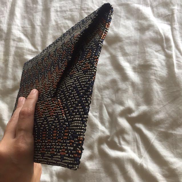 MANGO Tribal design envelope bag (Category: Tote Bags) located in Quezon City. Submitted by mdjpl (Listing ID 155980488, Image 3). Description: Preloved favorite- hard to let go Used few times only RFS: Decluttering.