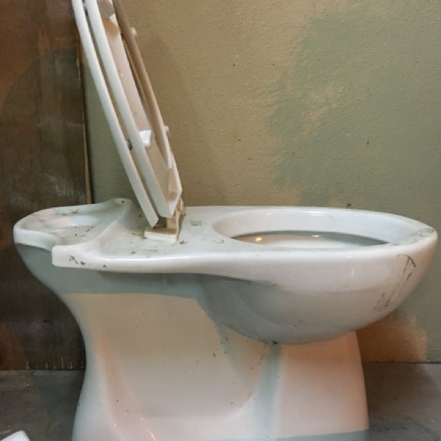 Toilet bowl & sink, Furniture & Home Living, Bathroom & Kitchen