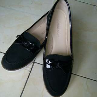Sepatu wanita