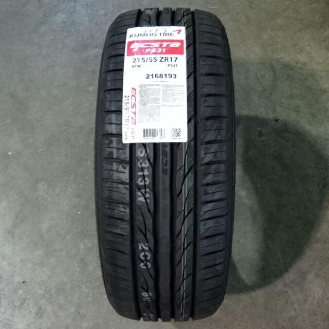 215/55/17 Kumho PS31 Car Tyre, Car Accessories on Carousell