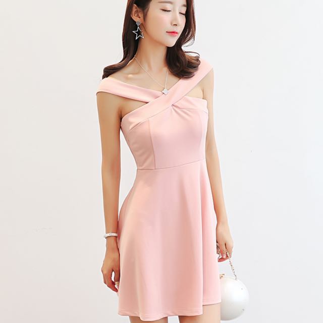 Instock Korean Ulzzang Halter Chic Pink Sleeveless Dress Elegant Dress Women S Fashion Clothes Dresses Skirts On Carousell You can find all types of korean clothing here from tops, bottoms, dresses, outerwear and bikinis! instock korean ulzzang halter chic pink sleeveless dress elegant dress