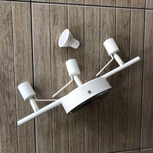 Ceiling Light (Category: Other Home Decor) located in Singapore. Submitted by izerobin13 (Listing ID 156109448, Image 2). Description: Ceiling spot lights, include 1 energy saving bulb Collect near blk 414 serangoon mrt 550414.