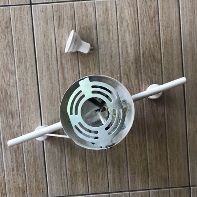 Ceiling Light (Category: Other Home Decor) located in Singapore. Submitted by izerobin13 (Listing ID 156109448, Image 3). Description: Ceiling spot lights, include 1 energy saving bulb Collect near blk 414 serangoon mrt 550414.