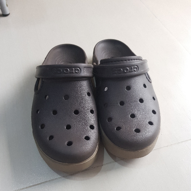 Crocs Unisex Shoe Size W-8 M-6, Women's 