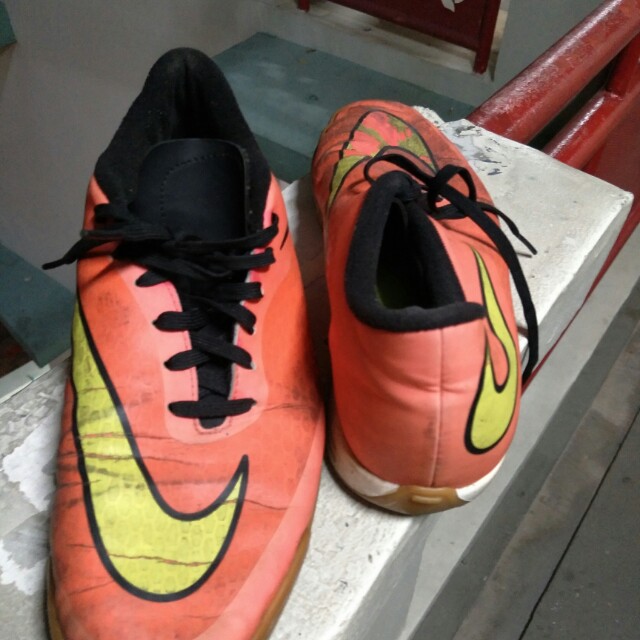 rebel futsal boots